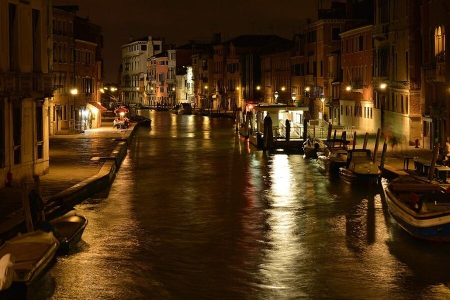Venice: 2-Hour Private Walking Tour at Night - Why Venice works better after dark