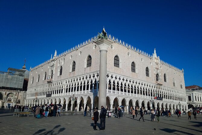 Venice 3,5 hrs tour: Doge's Palace, St Mark's and Hidden Gems - St. Mark’s Basilica And Its Byzantine Style