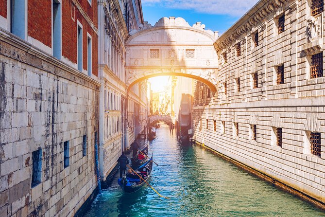 Venice 3,5 hrs tour: Doge's Palace, St Mark's and Hidden Gems - La Fenice And The Bovolo Staircase