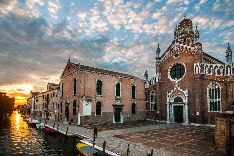 Venice: 3-Hour Private Photo-Walk - Three hours from camera set-up to final portraits
