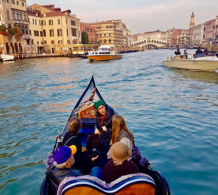 Venice: 30 min Gondola Ride on the Grand Canal with Guide - Starting Near Santa Maria del Giglio