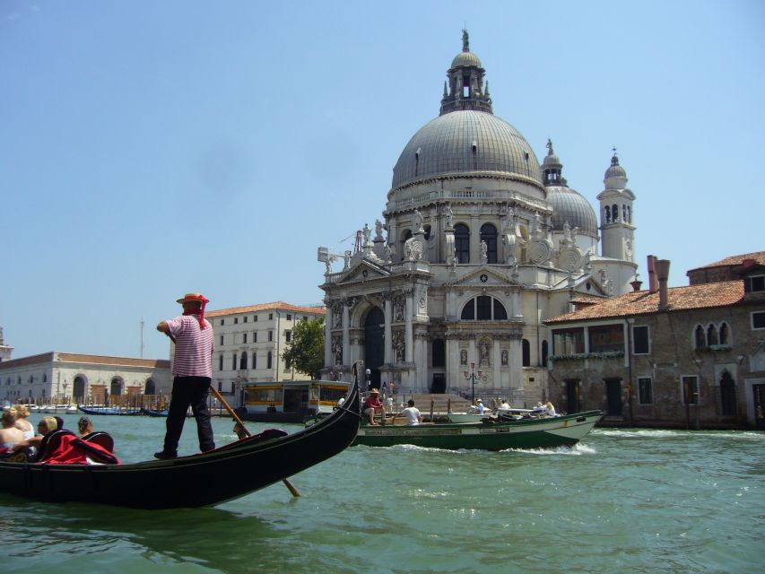 Venice: 30 min Gondola Ride on the Grand Canal with Guide - Turning Into Venice’s Smaller Canals