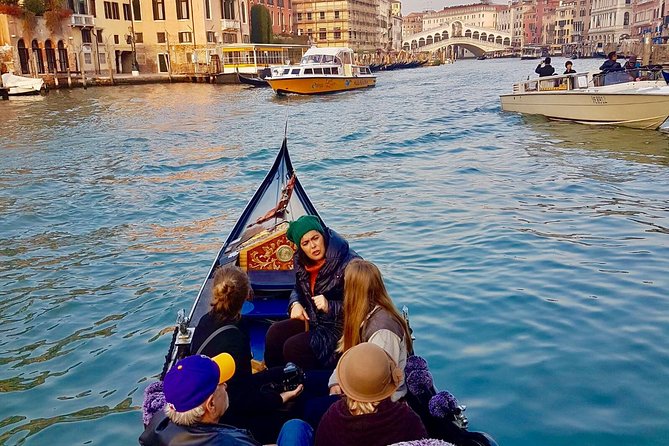 Venice: 30 min private Gondola Ride with Guide - Starting near Santa Maria del Giglio