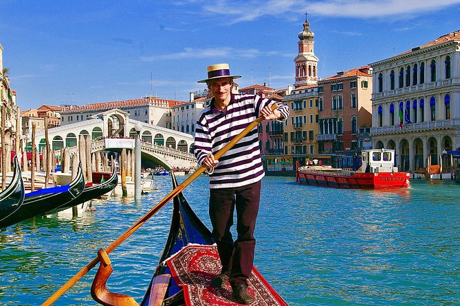 Venice: 30 min private Gondola Ride with Guide - Rio della Madonnetta and the quieter canals