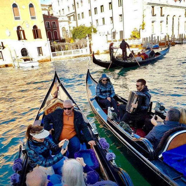Venice: 30-Minute Gondola Ride on Grand Canal with Serenade - Passing the Peggy Guggenheim Collection