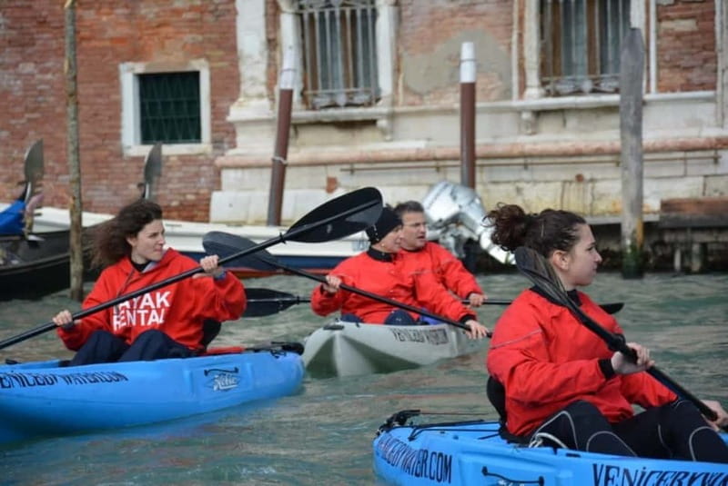 Venice: 60' Quick Kayak Tour of Venice with guide - Key points at a glance