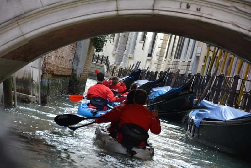 Venice: 60' Quick Kayak Tour of Venice with guide - Venice from a kayak, not a vaporetto