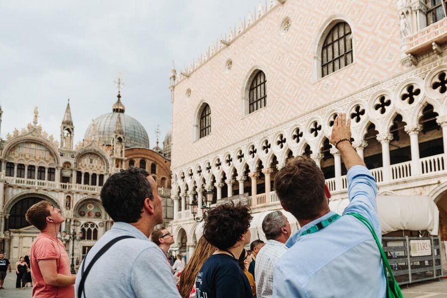 Venice: After-Hours St. Mark’s & Doge's Palace VIP Tour - The break between the palace and basilica