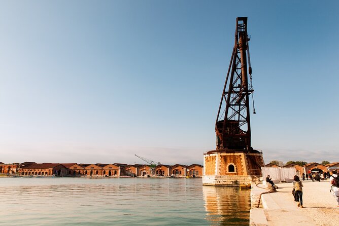 Venice Art Biennale 2026 Guided Tour with a Licensed Guide - Why the Biennale is easier with a guide