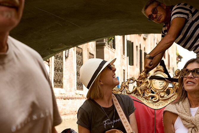 Venice Art Walking Tour with Gondola Ride - Meeting at Piazza San Marco