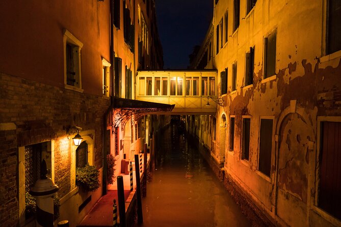 Venice at Sunset: Crimes, Legends and Mysteries - Campo de la Fava and old rivalries
