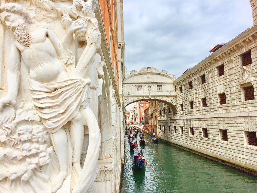 Venice: Basilica and Doge's Palace Tour with Gondola Ride - St. Mark’s Basilica and its gold mosaics