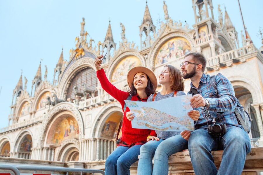 Venice: Basilica and Doge's Palace Tour with Gondola Ride - A classic shared gondola through Venice