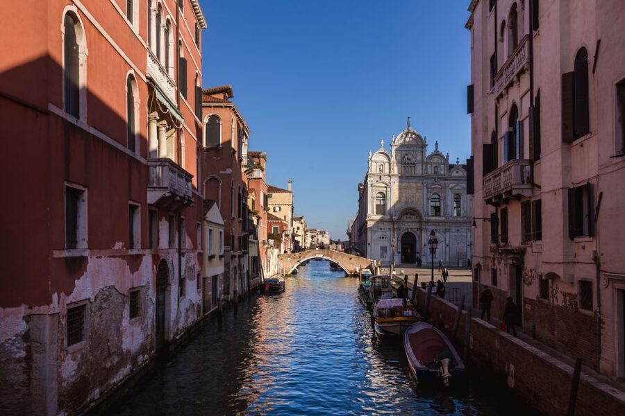 Venice: Basilica+ Doge's Palace+ Lagoon Islands-Guided Tour - Should you book it?