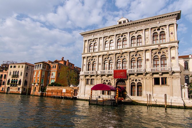 Venice Boat Tour on Grand Canal with Local Guide - The Rialto Bridge and fish market