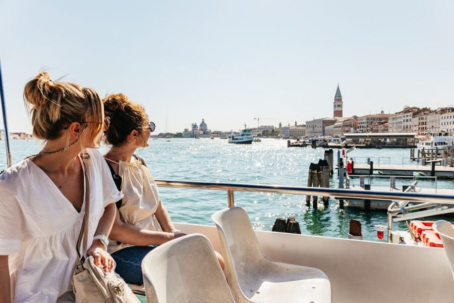 Venice: Burano, Torcello & Murano Boat Tour w/Glassblowing - Three islands, one practical boat trip