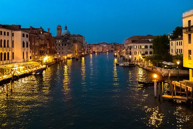 Venice by Night: Highlights & Hidden Gems Tour - Why nighttime is the right moment for this walk