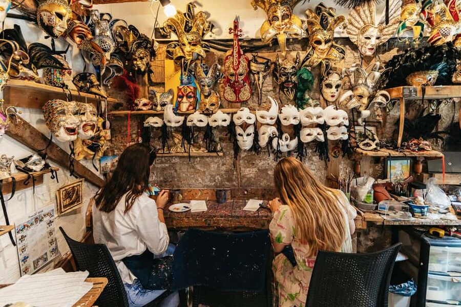 Venice: Carnival Mask Workshop - Carnival stories while you paint