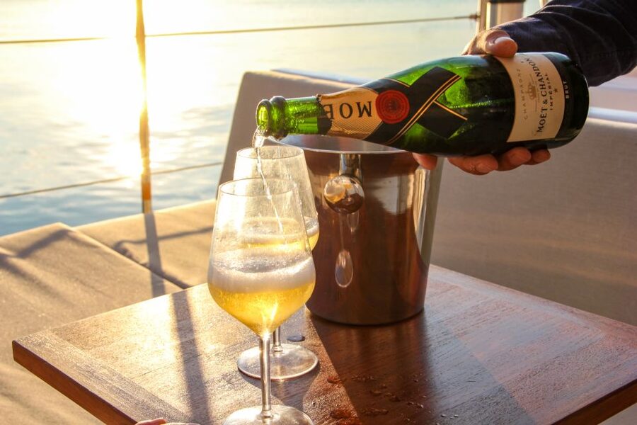 Venice: Catamaran Sunset Jazz Cruise with Aperitivo - Cicchetti, spritz, and the one-drink value