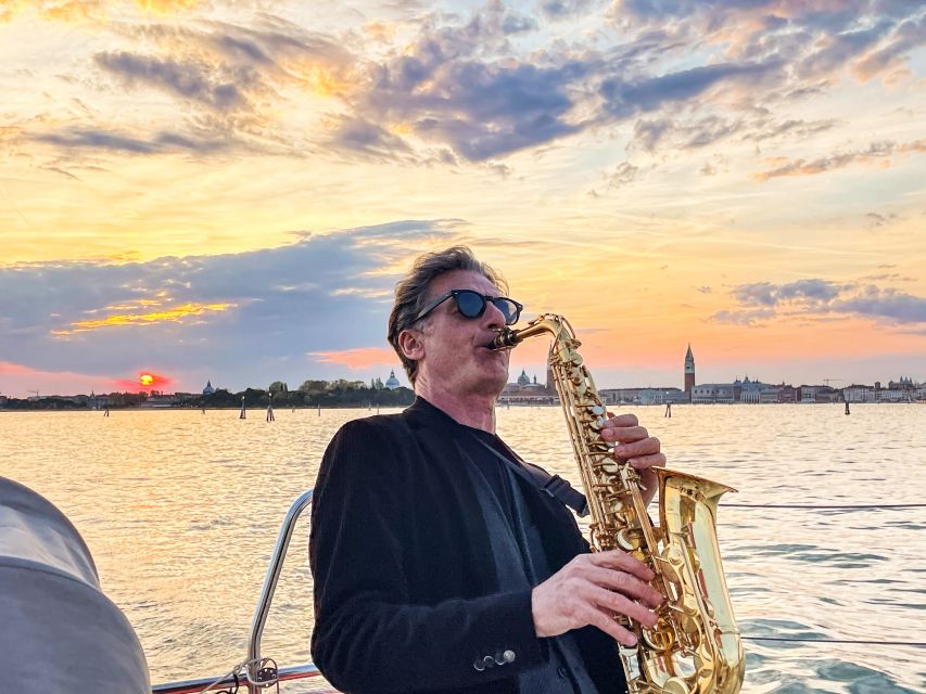 Venice: Catamaran Sunset Jazz Cruise with Aperitivo - The crew and the human touch