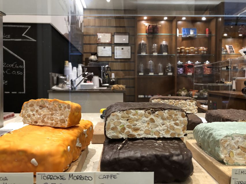 Venice: Chocolate Tasting Experience - Entering a traditional Venetian chocolate shop
