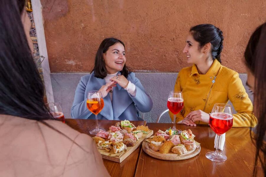 Venice: Cicchetti, Spritz, and Wine Tour in Ghetto Ebraico - Why cicchetti make a better introduction to Venice than one big meal