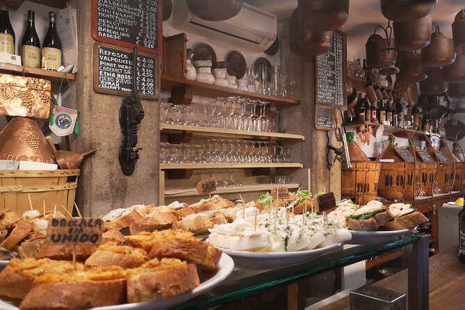 Venice Cicchetti, Spritz and Wine Tour with a Local Guide - Why Cannaregio is the right place for a food walk