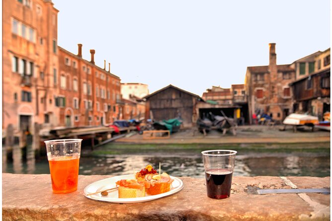 Venice Cicchetti, Spritz and Wine Tour with a Local Guide - Spritz, wine, and the Venetian art of aperitivo