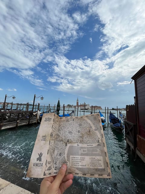Venice City Escape: "Hunting for L'Omo dal Capelon" - Starting near Santa Croce