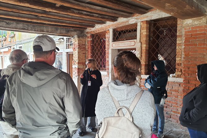 Venice City Highlights Small Group Tour with a local guide - Titian’s burial place at the Frari