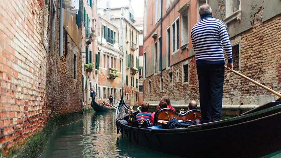 Venice: City Highlights Tour with St Mark's and Gondola Ride - Should you book this Venice tour?