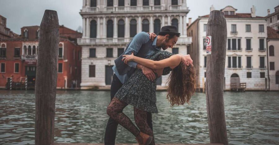Venice: City Portrait Session with Professional Photographer - Why a private Venice photo session makes sense