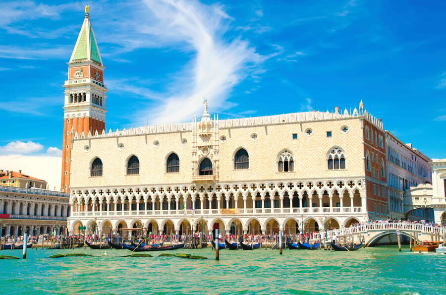 Venice City Walking Tour with an APP - Rialto connects the grand city with daily Venice