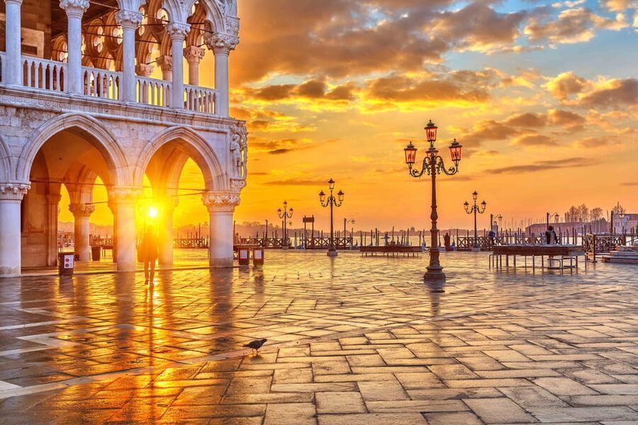 Venice City Walking Tour with an APP - St. Mark’s Square sets the tone