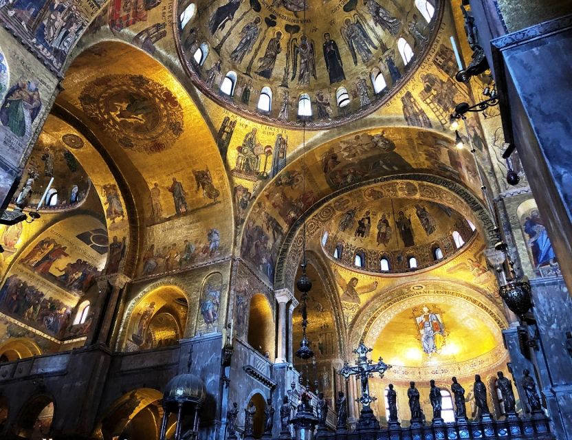 Venice Combo: Gondola, St. Mark’s Basilica Pala d'Oro option - The schedule requires careful planning