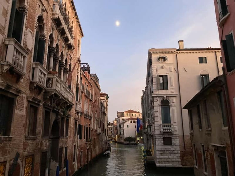 Venice: Crimes, Legends, and Mysteries Sunset Tour - Key points to know before booking