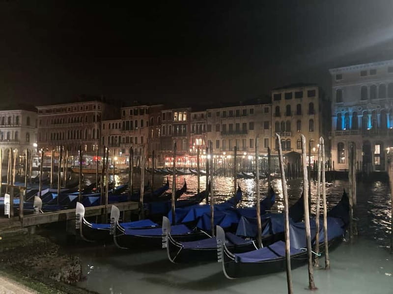 Venice: Crimes, Legends, and Mysteries Sunset Tour - How the storytelling shapes the evening
