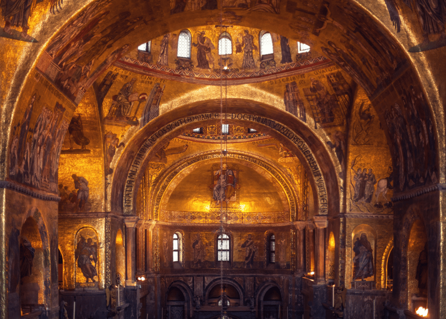 Venice: Doge’s Palace and Basilica Roman Empire Guided Tour - Why the ambassador theme works in Venice