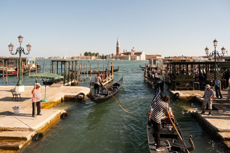 Venice: Doge's Palace and Basilica Tour with Gondola Ride - What the $149.54 price includes