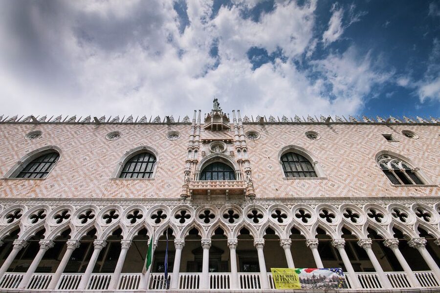 Venice: Doge's Palace and Basilica Tour with Gondola Ride - Who should book this Venice experience?