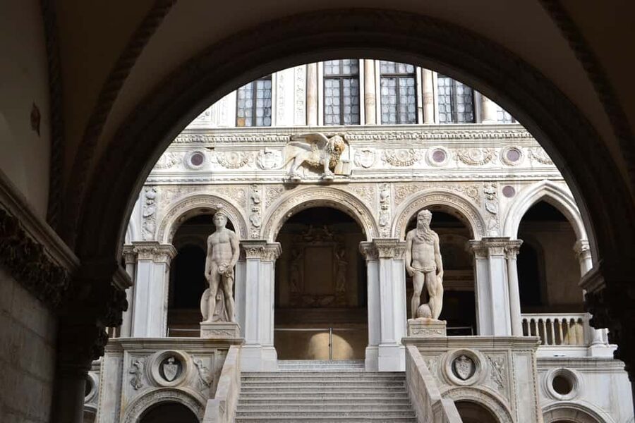 Venice Doge's Palace and St Mark's Basilica Guided Tour - Doge’s Palace and the machinery of Venice