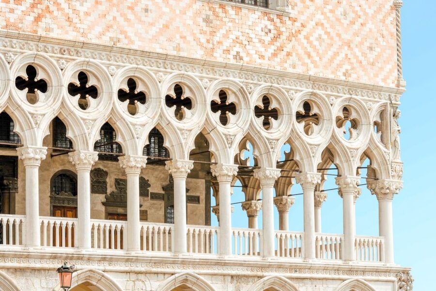 Venice: Doge's Palace and St. Mark's Basilica Tour - What the guide adds to the experience