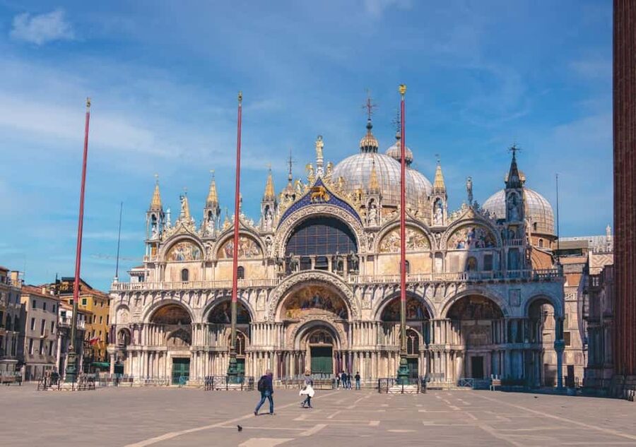 Venice: Doge's Palace and St Mark's Tour with Gondola Ride - A gondola ride through quieter canals