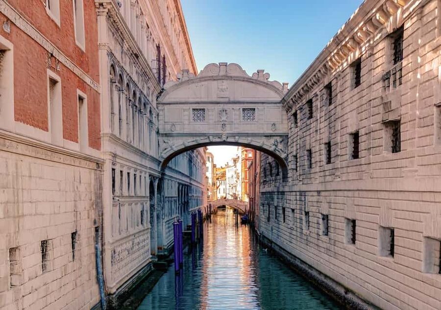 Venice: Doge's Palace and St Mark's Tour with Gondola Ride - St Mark’s Basilica and its glittering interior
