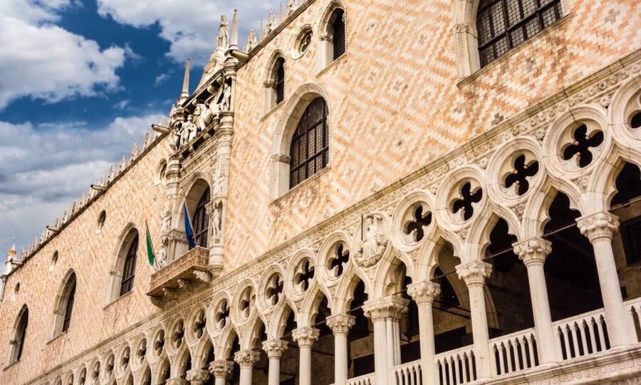 Venice: Doge's Palace & Bridge of Sighs Small Group Tour - The Gothic courtyard and the palace exterior
