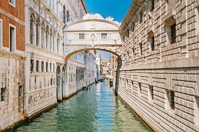 Venice: Doge’s Palace Prisons & Secret Itineraries Guided Tour - Crossing the Bridge of Sighs