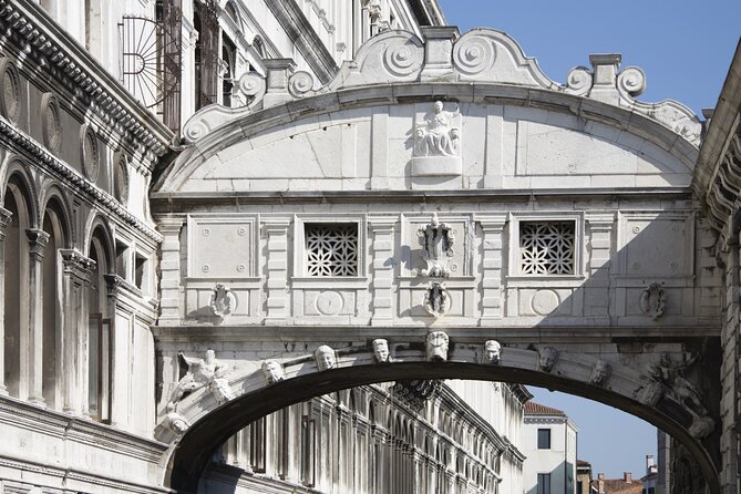 Venice: Doge’s Palace Prisons & Secret Itineraries Guided Tour - The guides make a real difference