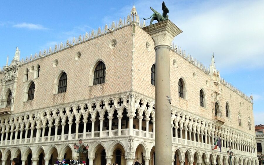 Venice: Doge's Palace & Saint Mark's Small Group Tour - Inside St. Mark’s Basilica and the Golden Mosaics