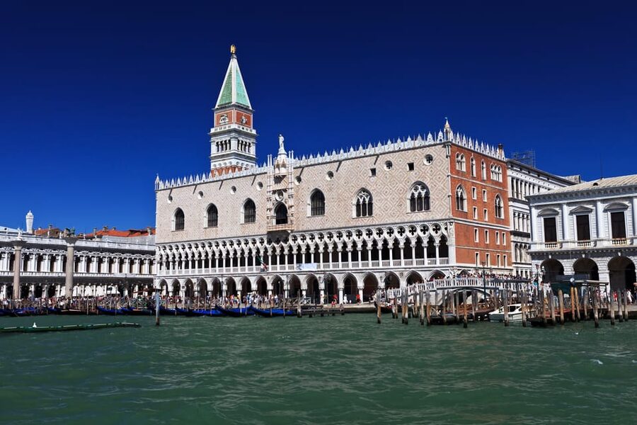 Venice: Doge's Palace Secret Itineraries Guided Tour - Meeting Your Guide Beside the Lagoon