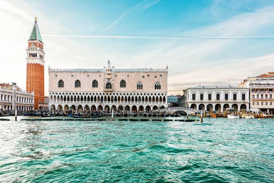Venice: Doge's Palace Skip-the-Line Entry + Audioguide App - Crossing the Bridge of Sighs